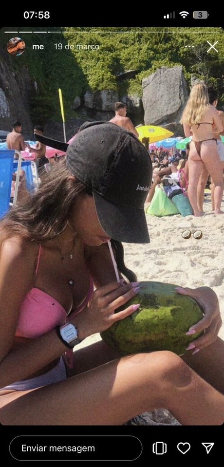 Julia Carneiro heiße nackten fotos