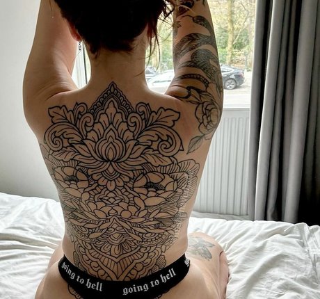 misbehavedjade nette bilder