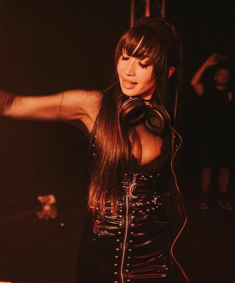 DJ HEAVYGRINDER nackt akt foto