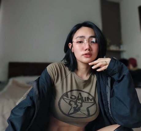 Poon Wrunya schöne nacktheit bild