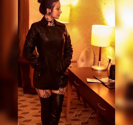 Yagmur Simsek_ model nackten archiv