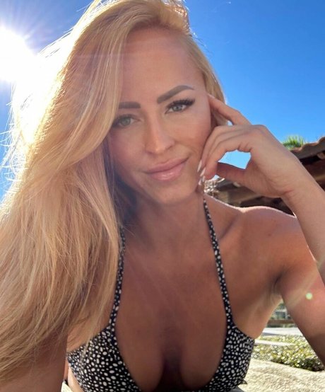 Danielle Moinet exklusive freie bild