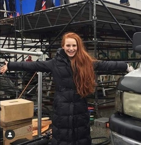 Madelaine Petsch schöne top foto