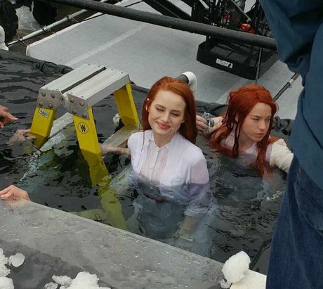 Madelaine Petsch porno hd foto