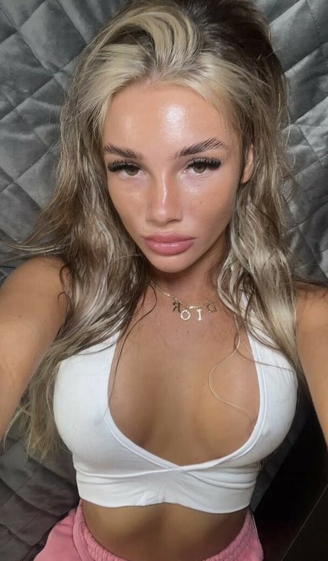 louisemarshallx exklusive akt archiv