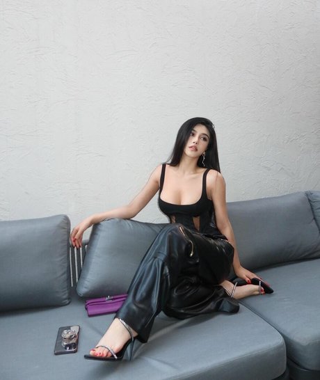 June Gong erotische kunst bild