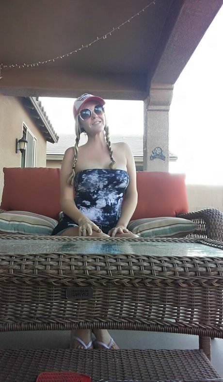 mummy k nackt kunst archiv