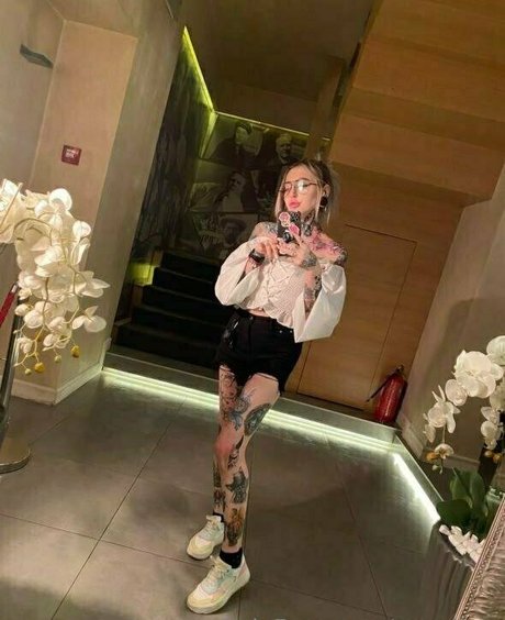 marrllaa nackten pornostar galerie