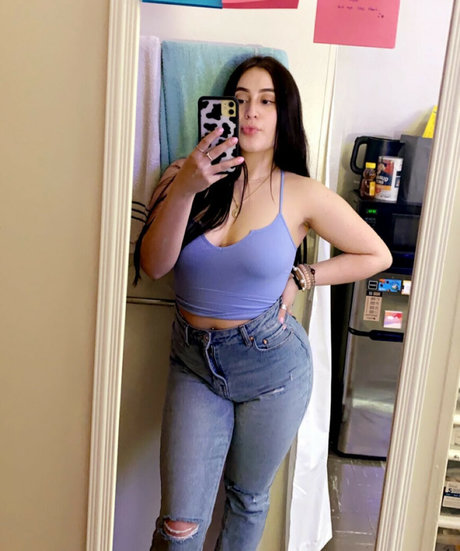 bigtiddygothgirll heiße bilder