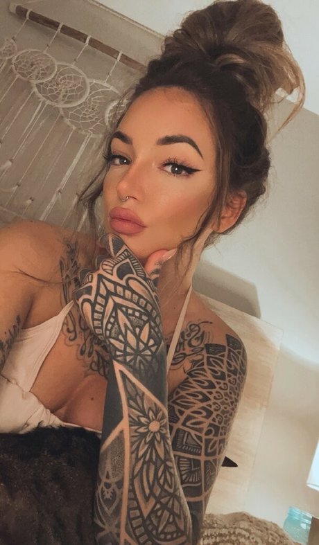 Brittany Zapata schauspielerin heiße foto