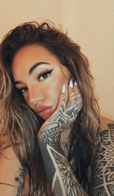 Brittany Zapata porno nackt bilder