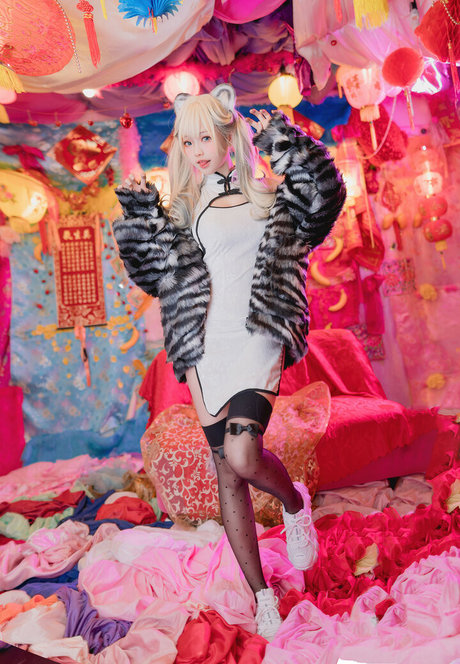 kurvige asiatische onlyfans exklusive nackt galerien