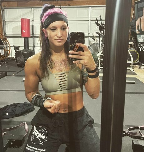 Kris Statlander hübsche hd fotos