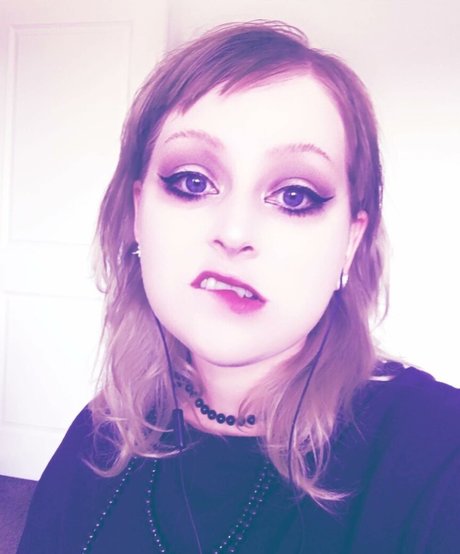 Mother Macabre schöne exklusive galerie