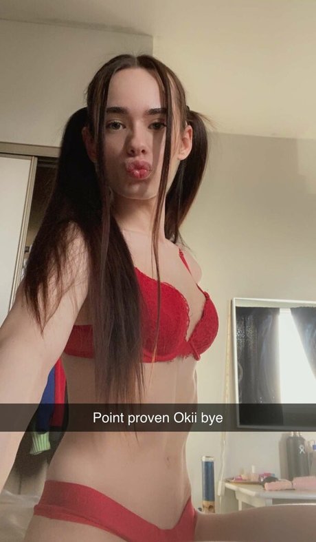 Rumi Mac porno akt foto