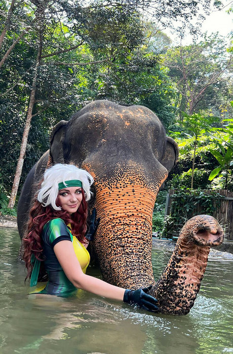 AGflower Cosplay nackt akt archiv