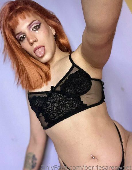 berriesaresweet top akt foto