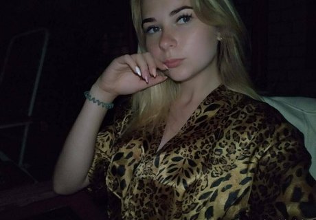 a tendergirl vialeti xxx galerie