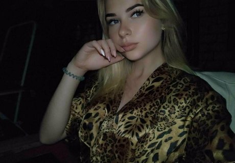 a tendergirl vialeti schöne exklusive galerien