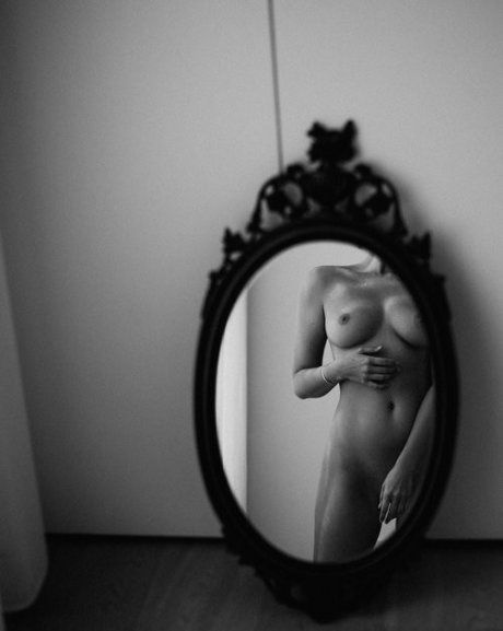 Worldwithinher xxx kunst bilder