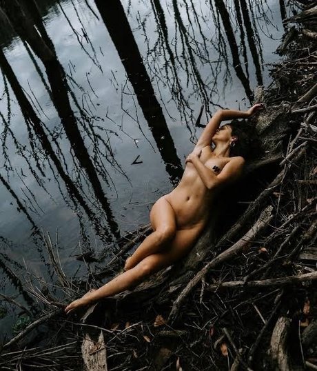 Worldwithinher porno nette fotos