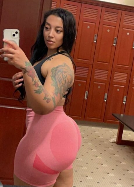 Ekassii hübsche heiße galerie