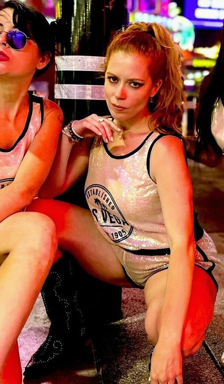 Chrissie Mayr sexy nette fotos