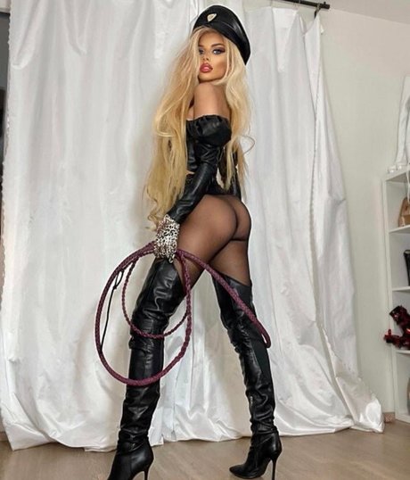 Goddess Slavena model pornografische fotos