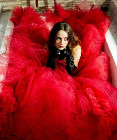 Joey King nacktheit xxx galerie