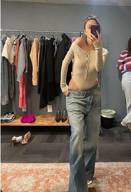 Christian Serratos porno schöne bilder