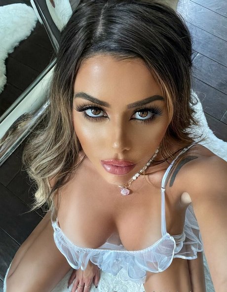 Juli annee erotische schöne foto