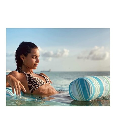 Maria Gabriela De Faria kunst nackten galerien