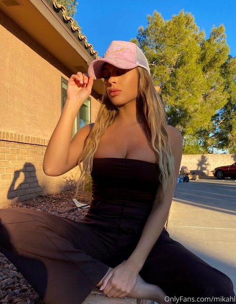 mikahl nackt exklusive foto