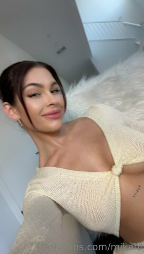 mikahl sexy erwachsene archiv