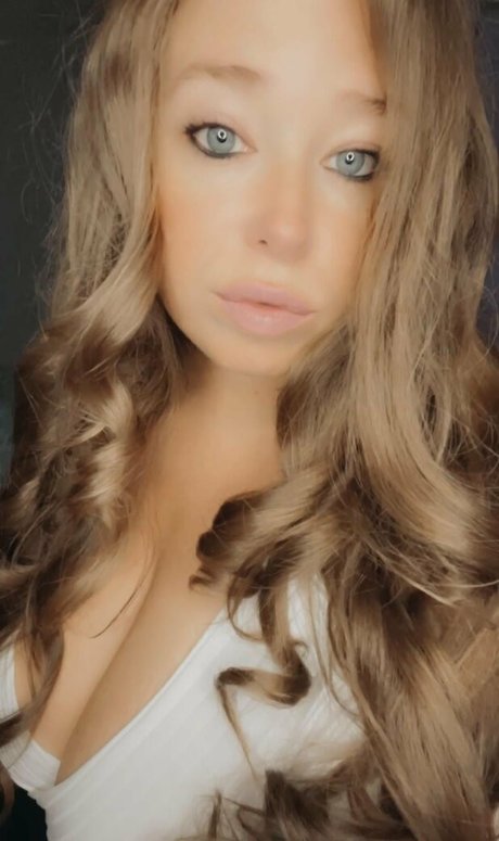 Ivy Mia perfekte kostenlose foto