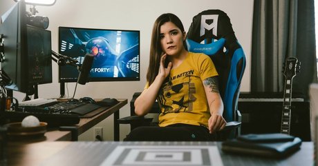 AnneMunition top akt bilder