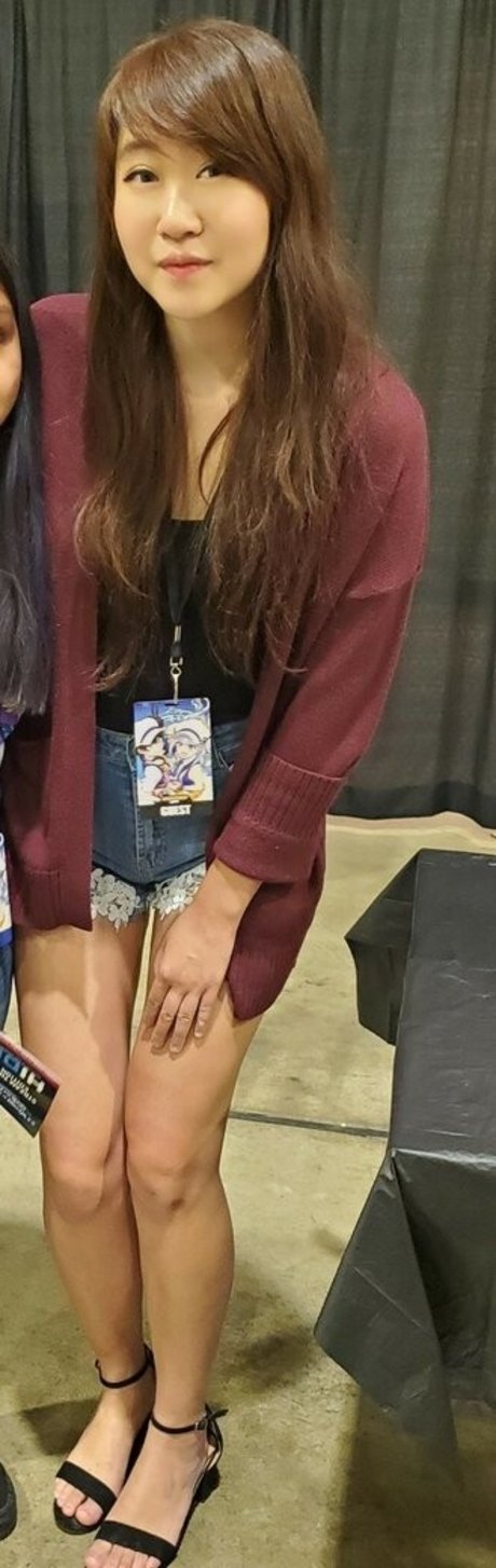 Emirichu sexy top bilder