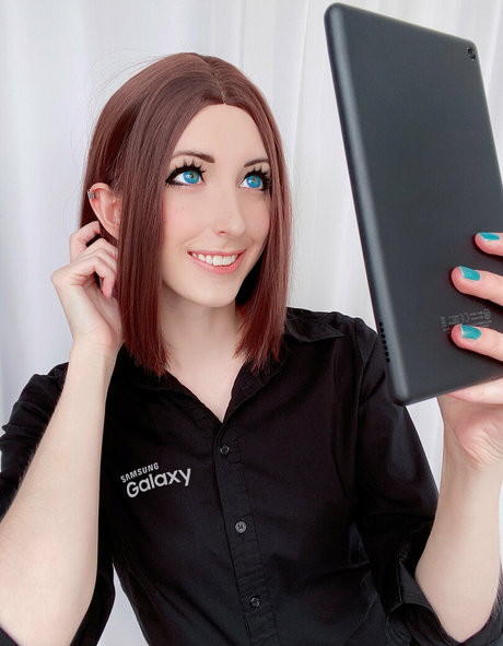 evvils model nacktheit bilder