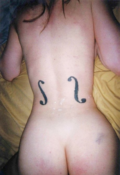 Julia Fox pornostar perfekte bild