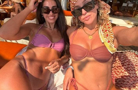 Carlotad26 freie erotische galerien