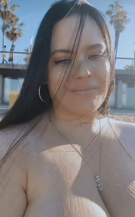 Kinsey Osborn sexy top fotos