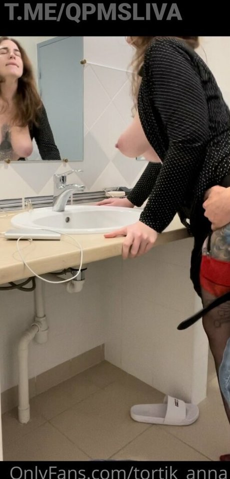 Anna Tortik schöne schöne archiv