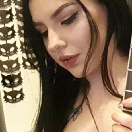 thrashmetaldoll sexy kunst fotos