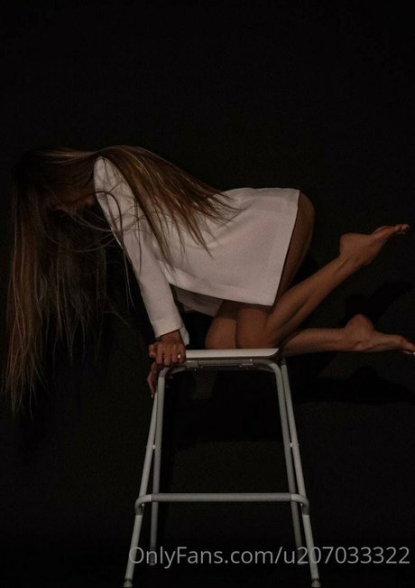 Dirtyelsa nacktheit perfekte fotos