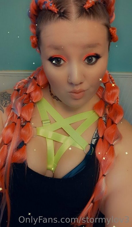 stormylov3 hübsche akt archiv