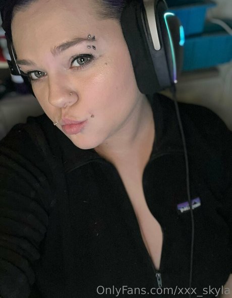 onlyskyyla kunst nacktheit bild