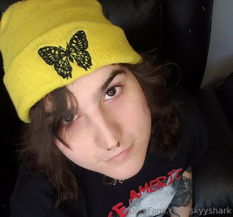 skyyshark xxx nackt foto