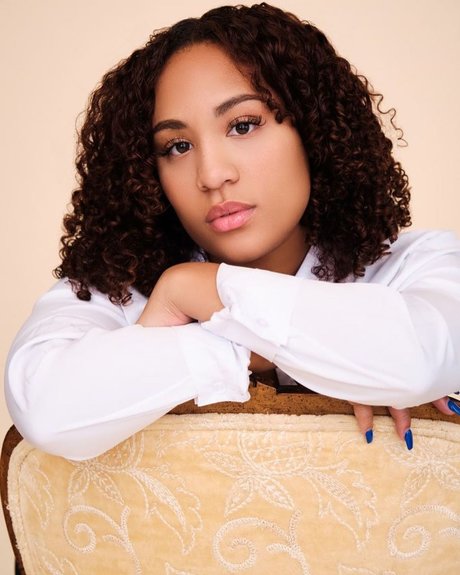 Kathrynn Marie sexy top foto