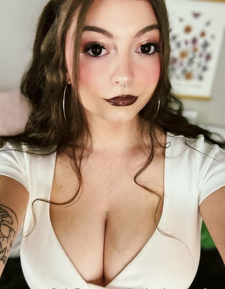 katherinepinefree schauspielerin nackten bild