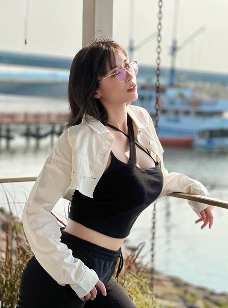 Larissa Rochefort perfekte pornografische fotos